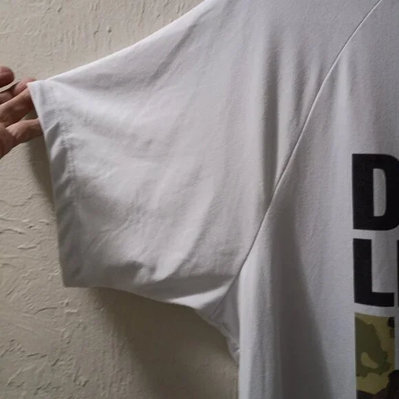 Dogg Supply Snoop Dogg “Drop It Like It’s Hot” Graphic Tee – Size Large - Picture 3 of 3